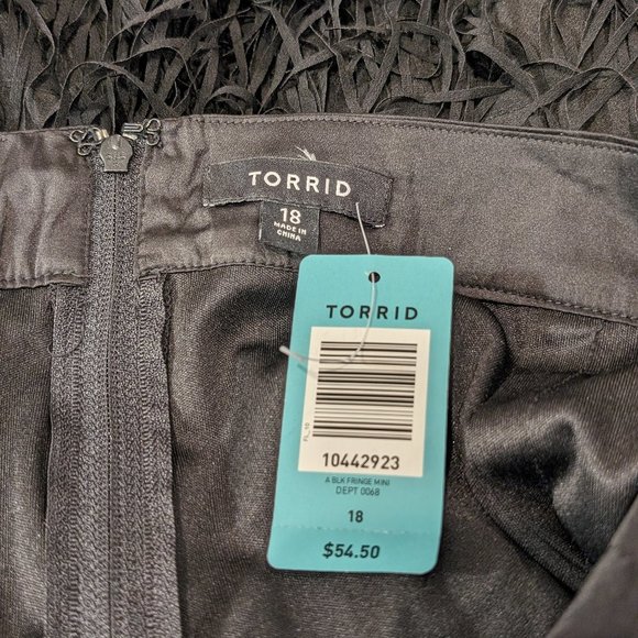Torrid Fringed Mini Skirt - NWT - Size 18 - Picture 2 of 6